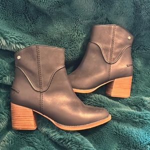 UGG Annie Bootie